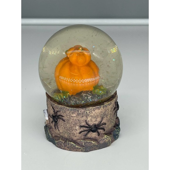 Pre-owned Greenbrier Small Halloween Glitter Water Globe Pumpkins EUC - Item 2 - Picture 3 of 8